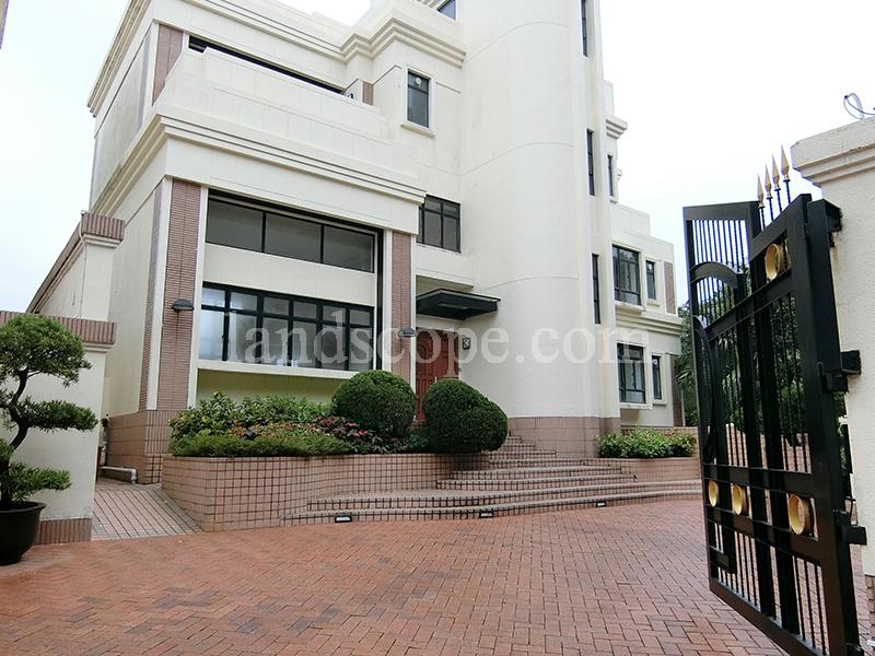 21 Coombe Road