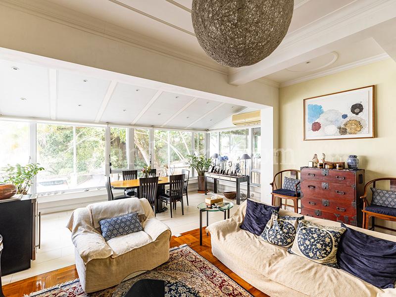 98 Repulse Bay Road