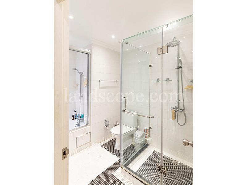 98 Repulse Bay Road