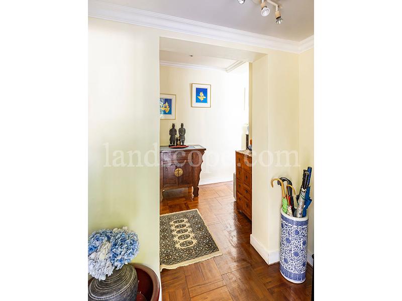 98 Repulse Bay Road