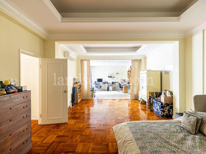 98 Repulse Bay Road