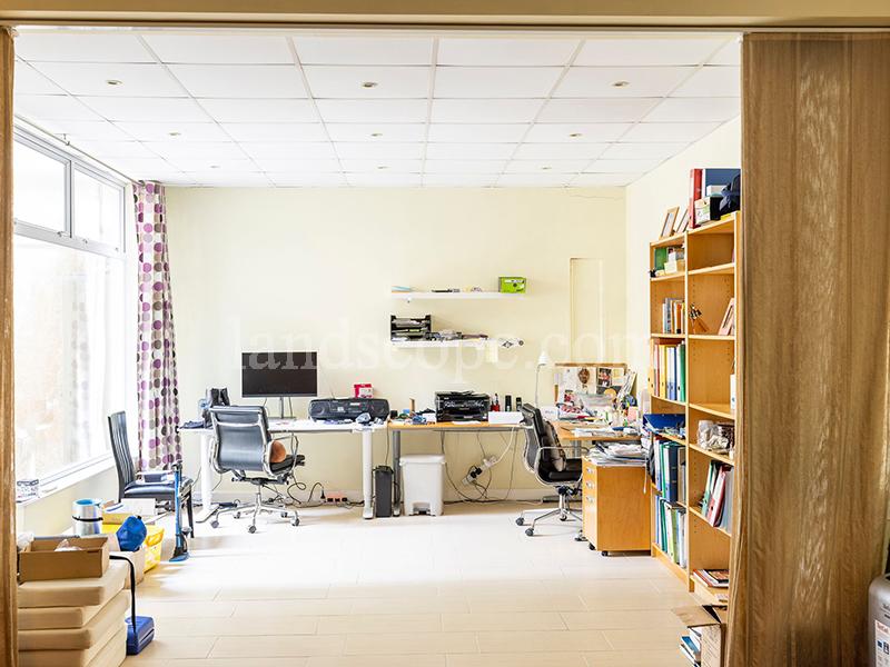 98 Repulse Bay Road