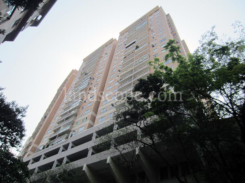 Paris Court - Realty Garden