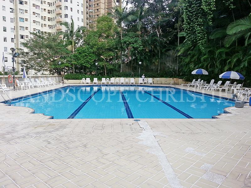 London Court - Realty Garden