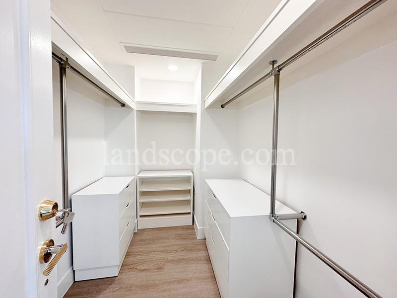 127 Repulse Bay Road