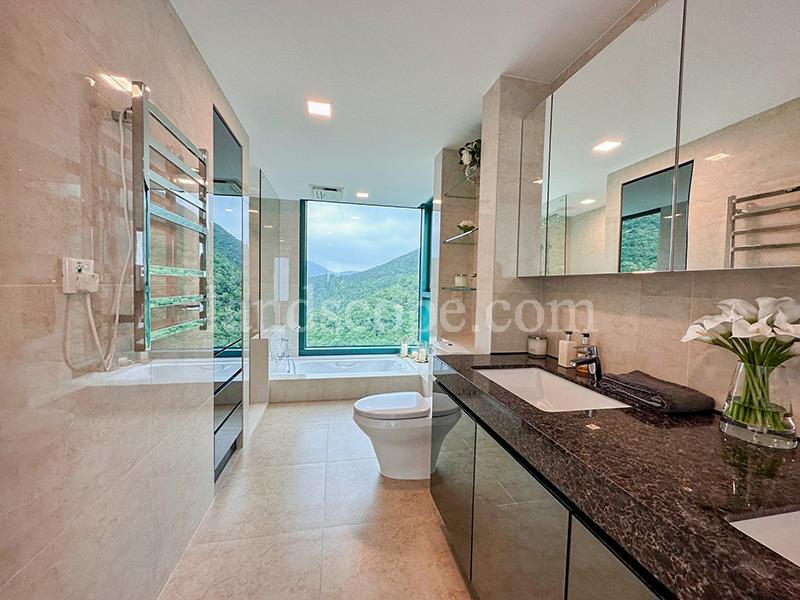 127 Repulse Bay Road