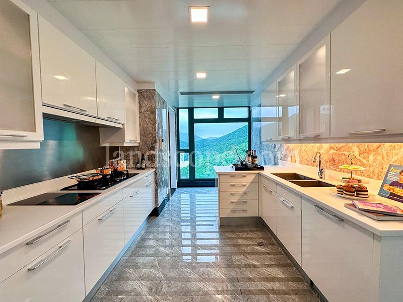 127 Repulse Bay Road