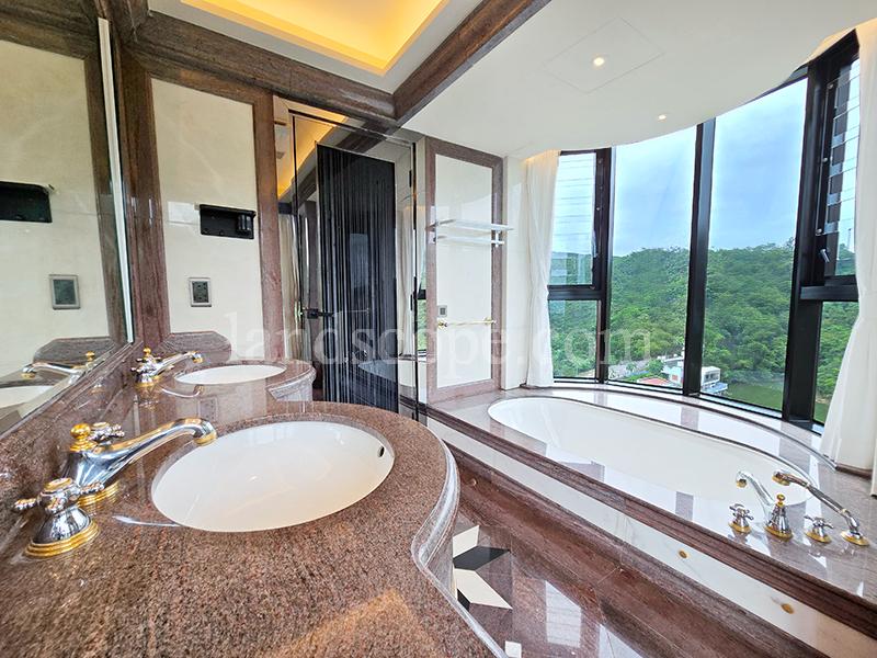 3 Repulse Bay Road