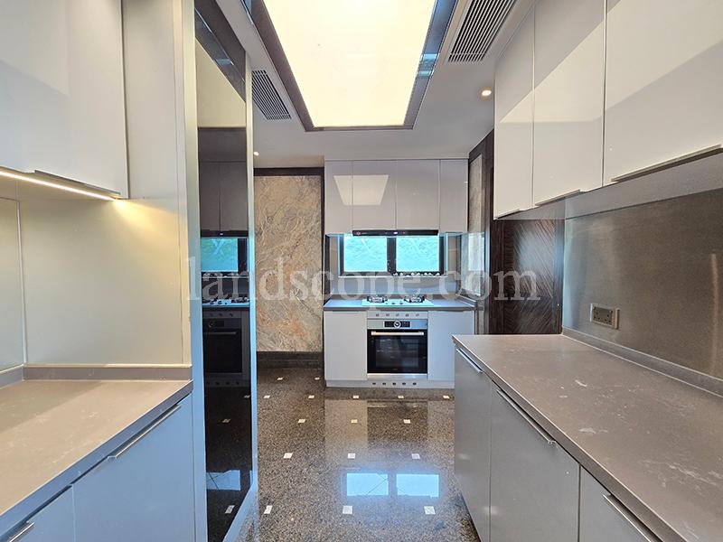 3 Repulse Bay Road