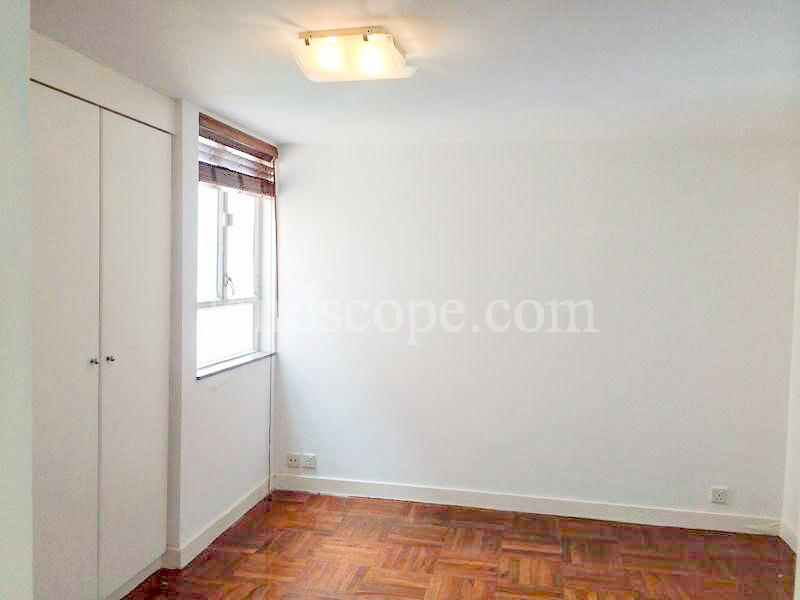 Paris Court - Realty Garden