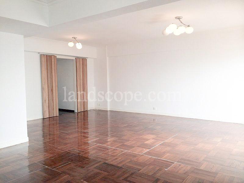 Paris Court - Realty Garden