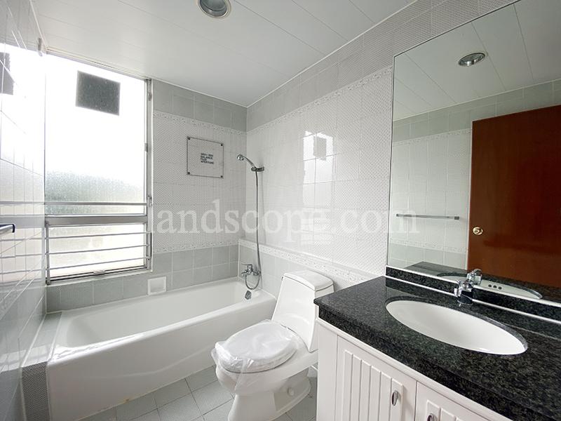 The Redhill Peninsula - Palm Drive