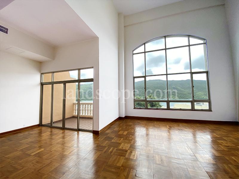 The Redhill Peninsula - Palm Drive