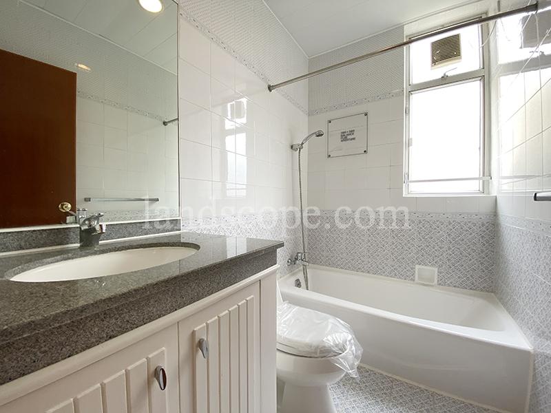 The Redhill Peninsula - Palm Drive