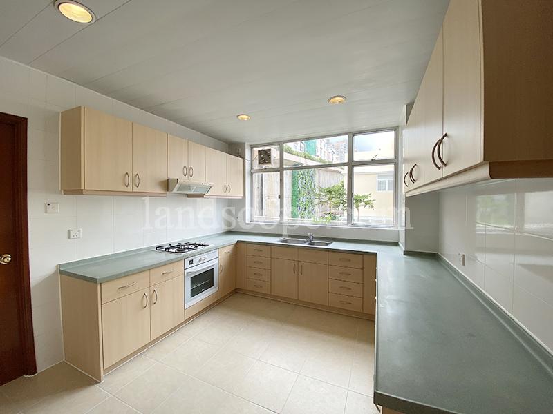 The Redhill Peninsula - Palm Drive