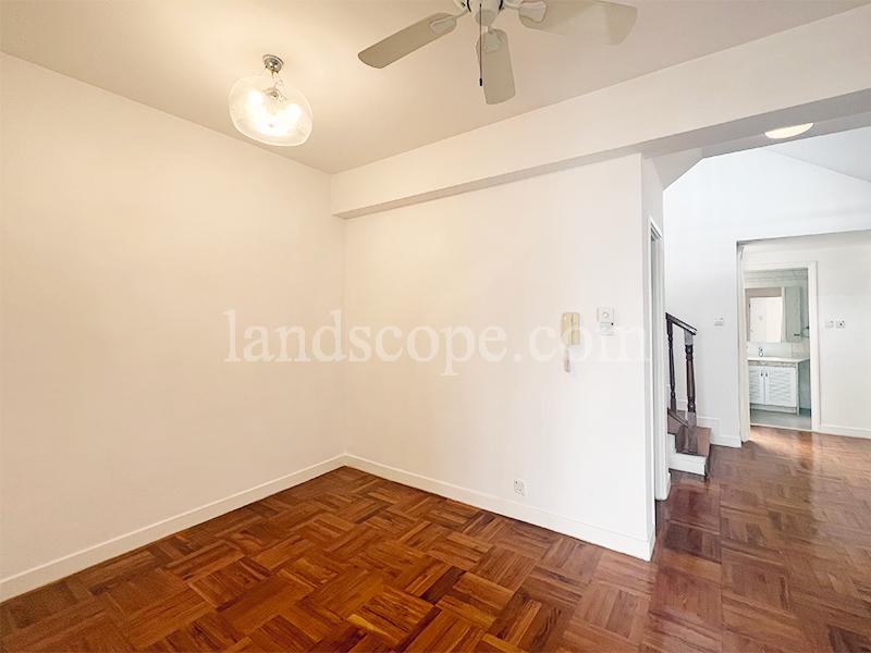 The Redhill Peninsula - Palm Drive