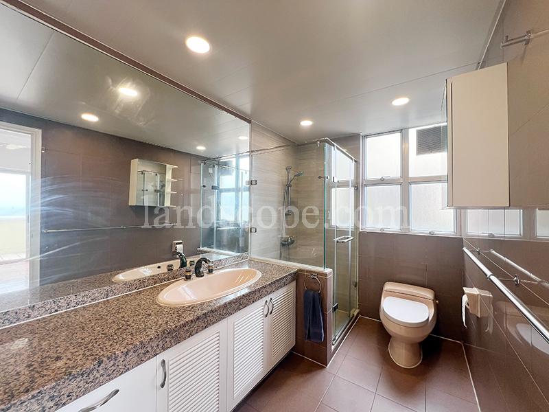 The Redhill Peninsula - Palm Drive