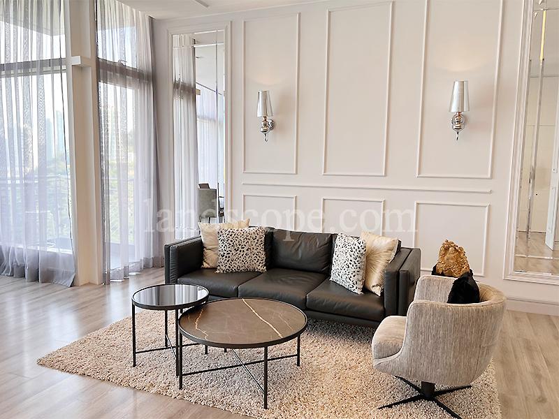 Infinity (8 Peak Road, Oasis)