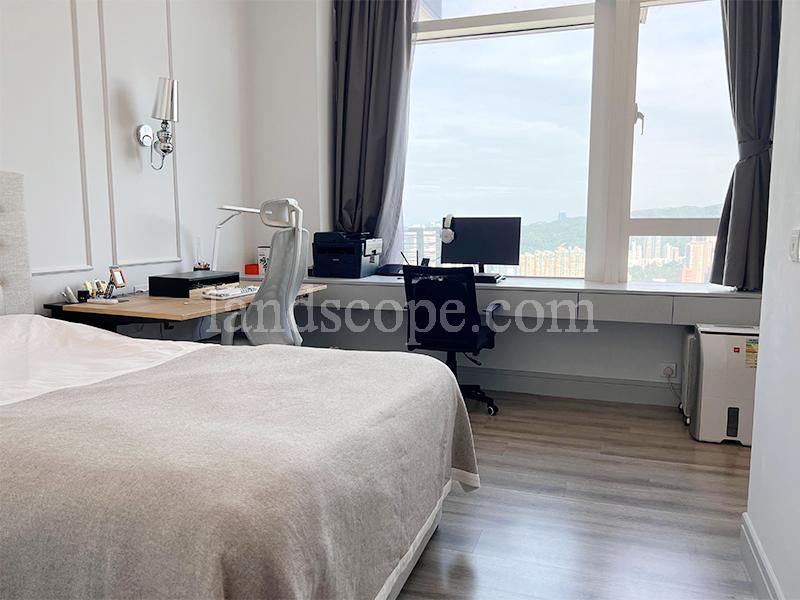 Infinity (8 Peak Road, Oasis)