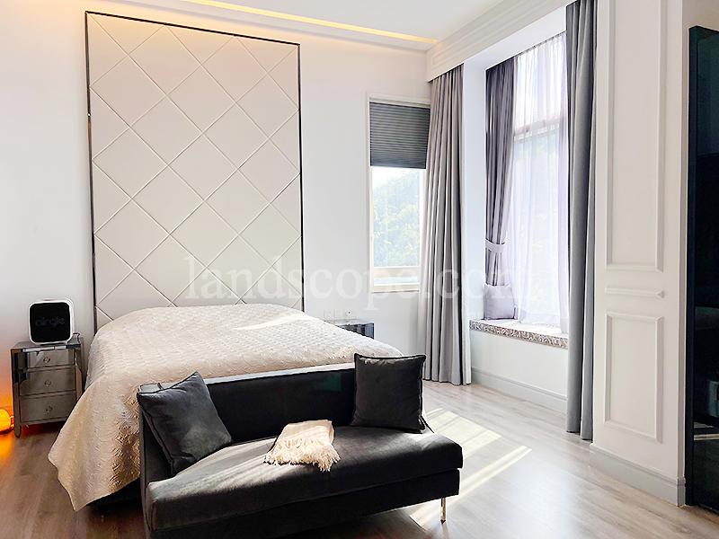 Infinity (8 Peak Road, Oasis)