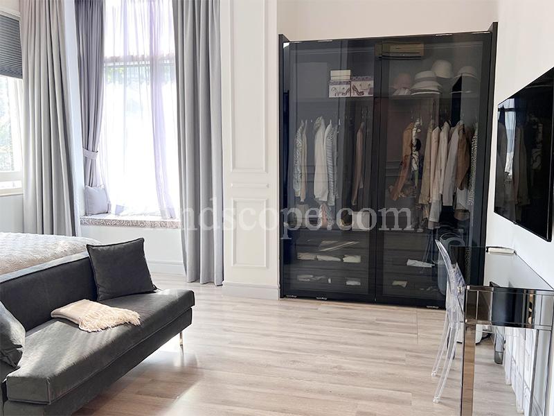 Infinity (8 Peak Road, Oasis)