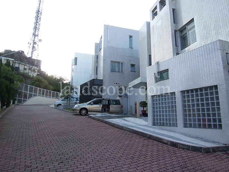 11 Pollock s Path The Peak Landscope Realty Limited 11 Pollock s Path The Peak Landscope Realty Limited