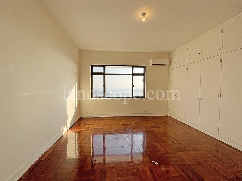 Repulse Bay Apartments