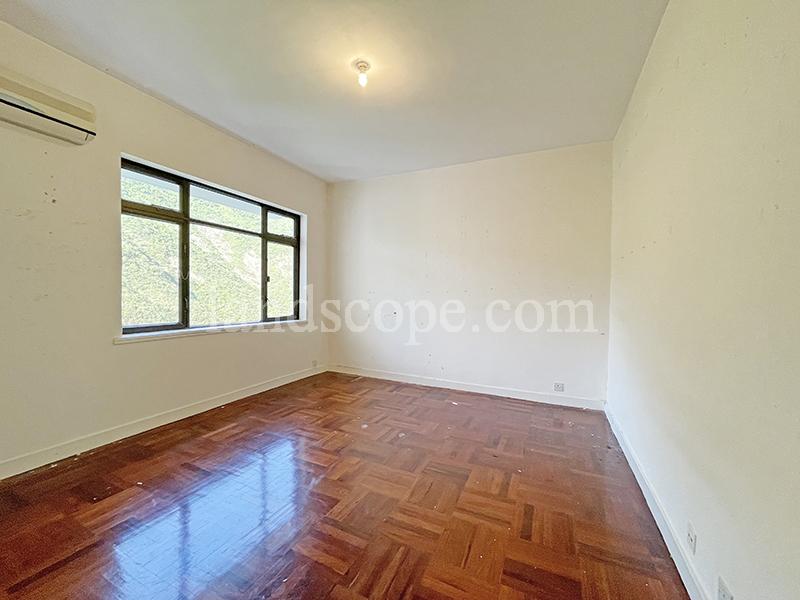 Repulse Bay Apartments