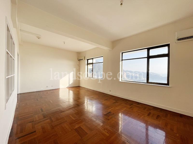 Repulse Bay Apartments