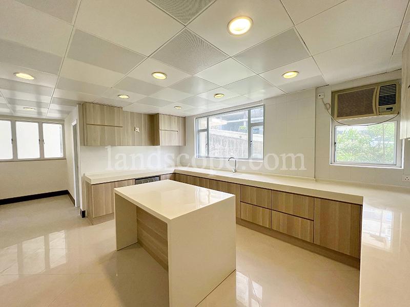 115 Repulse Bay Road