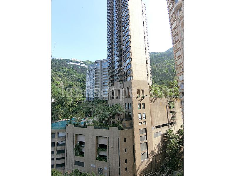 Clovelly Court