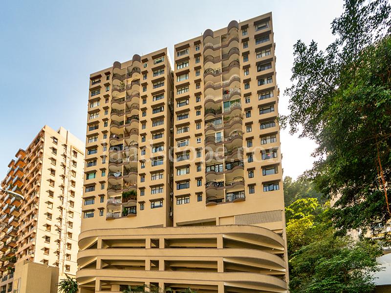 Ewan Court